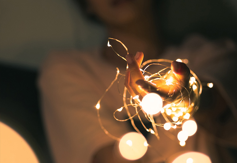 Clínica Dra. Rosa Basto - Psicologia e Hipnoterapia | A distância que permanece, mesmo com a casa cheia