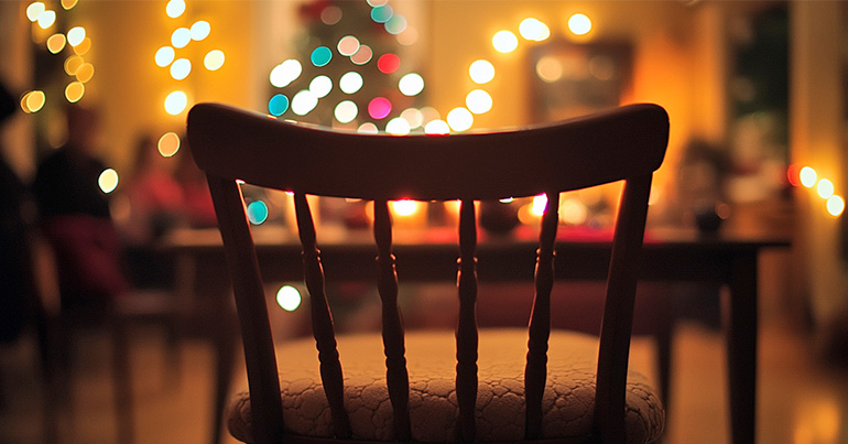 Clínica Dra. Rosa Basto - Psicologia e Hipnoterapia | A distância que permanece, mesmo com a casa cheia